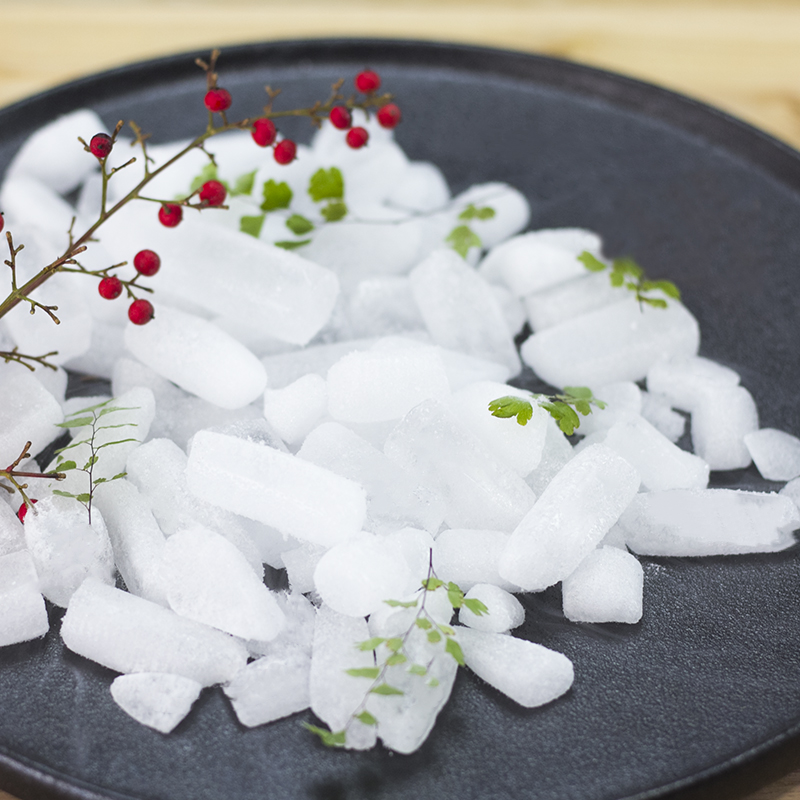 夏天天气热，可以用干冰给室内降温？